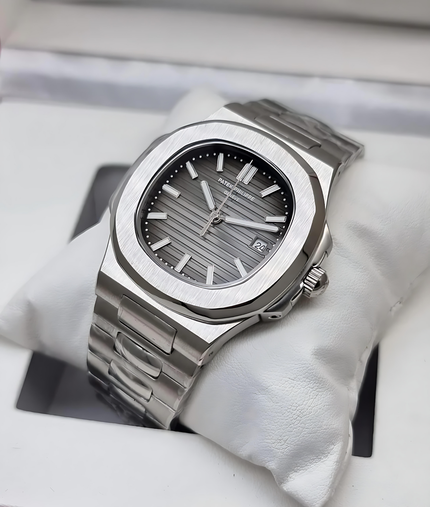 Luxury Branded Watch (patek philippe)