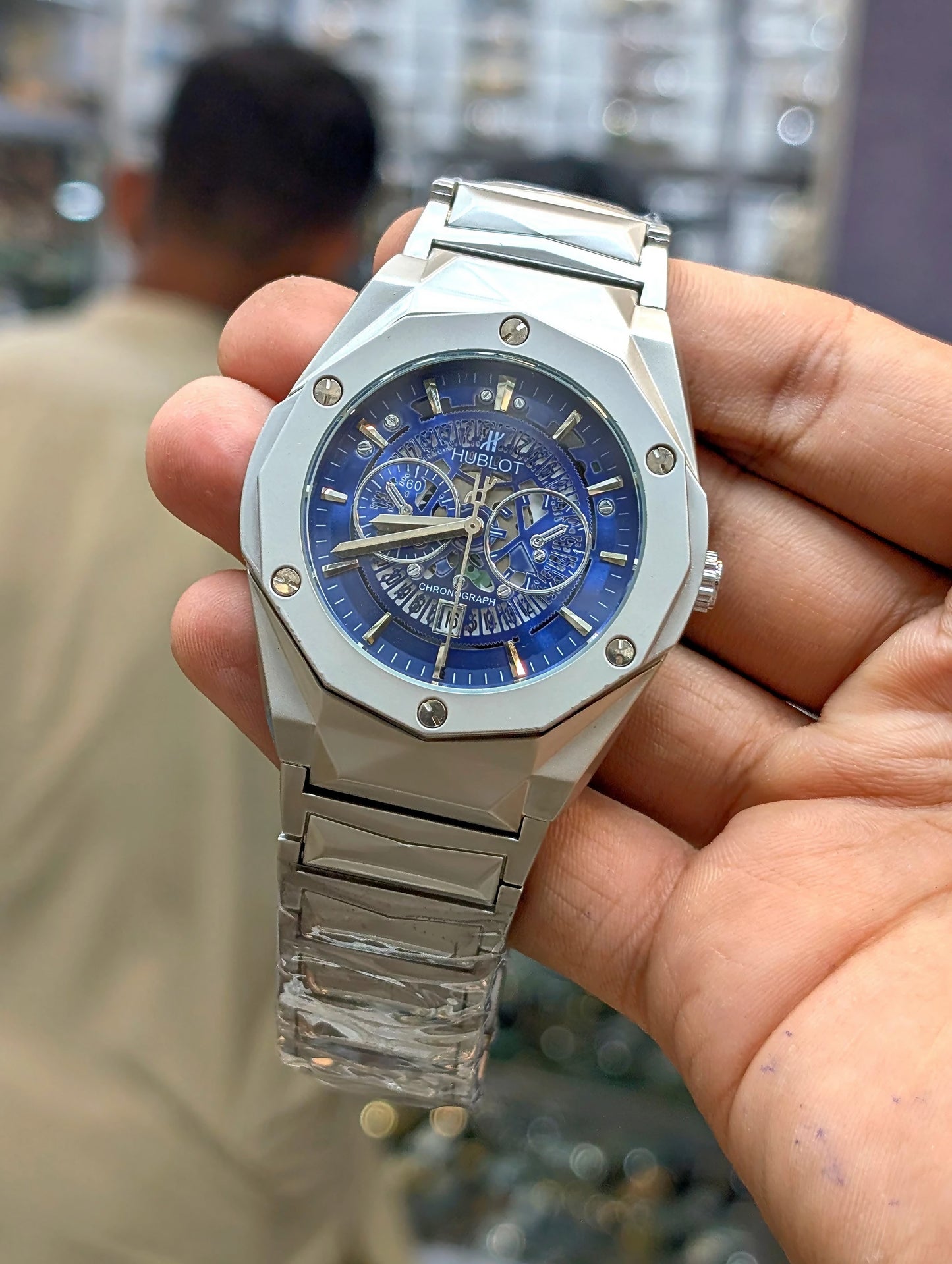 Diamond Cut Master Lock Mens & Boys Watch