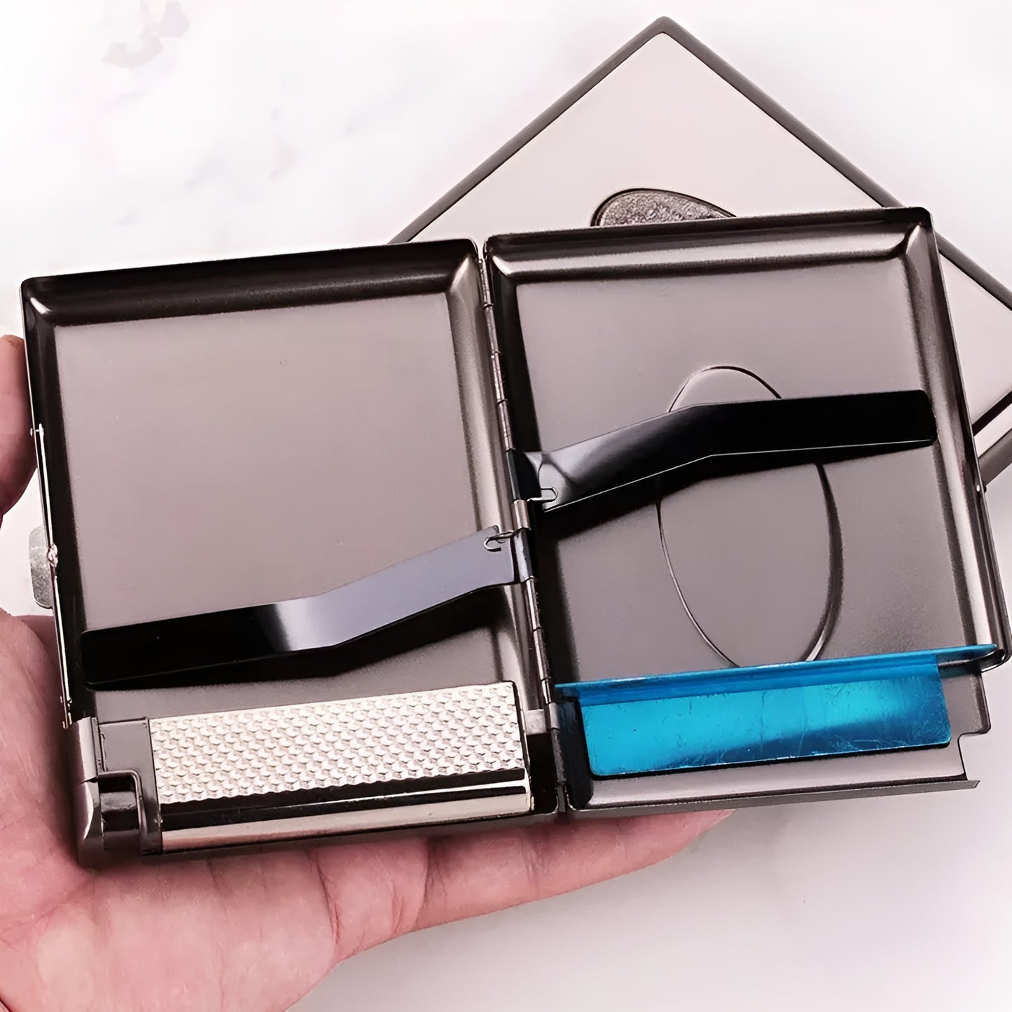 Premium Cigarette Case with Lighter